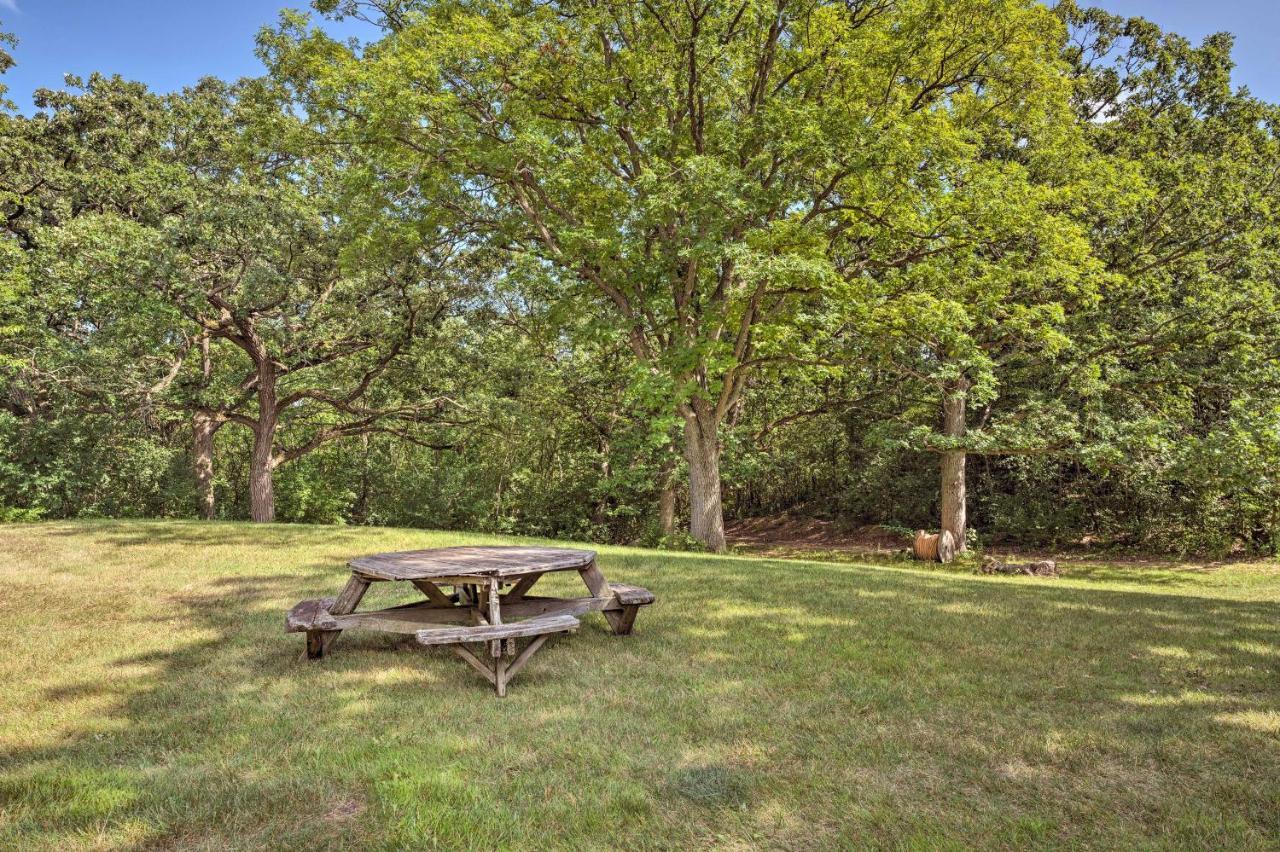 Cozy Wisconsin Studio, 11 Mi To Lake Geneva! Burlington Exterior photo